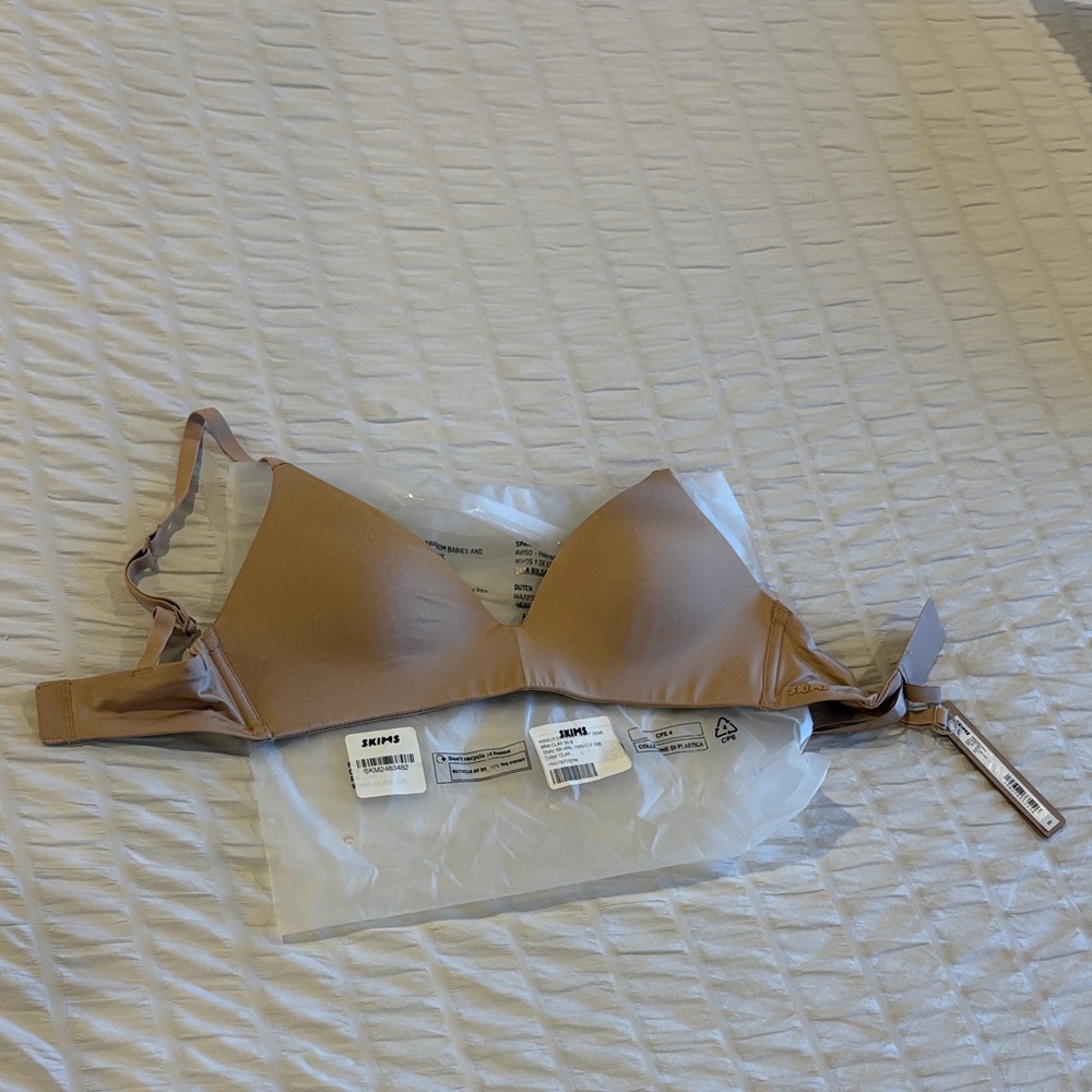 SKIMS Demi Tshirt Bra Wireless